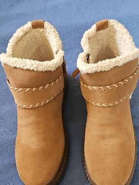 NWT Women's Easy Spirit SEBRENDAN Waterproof Boots W/Inner Zipper   10M